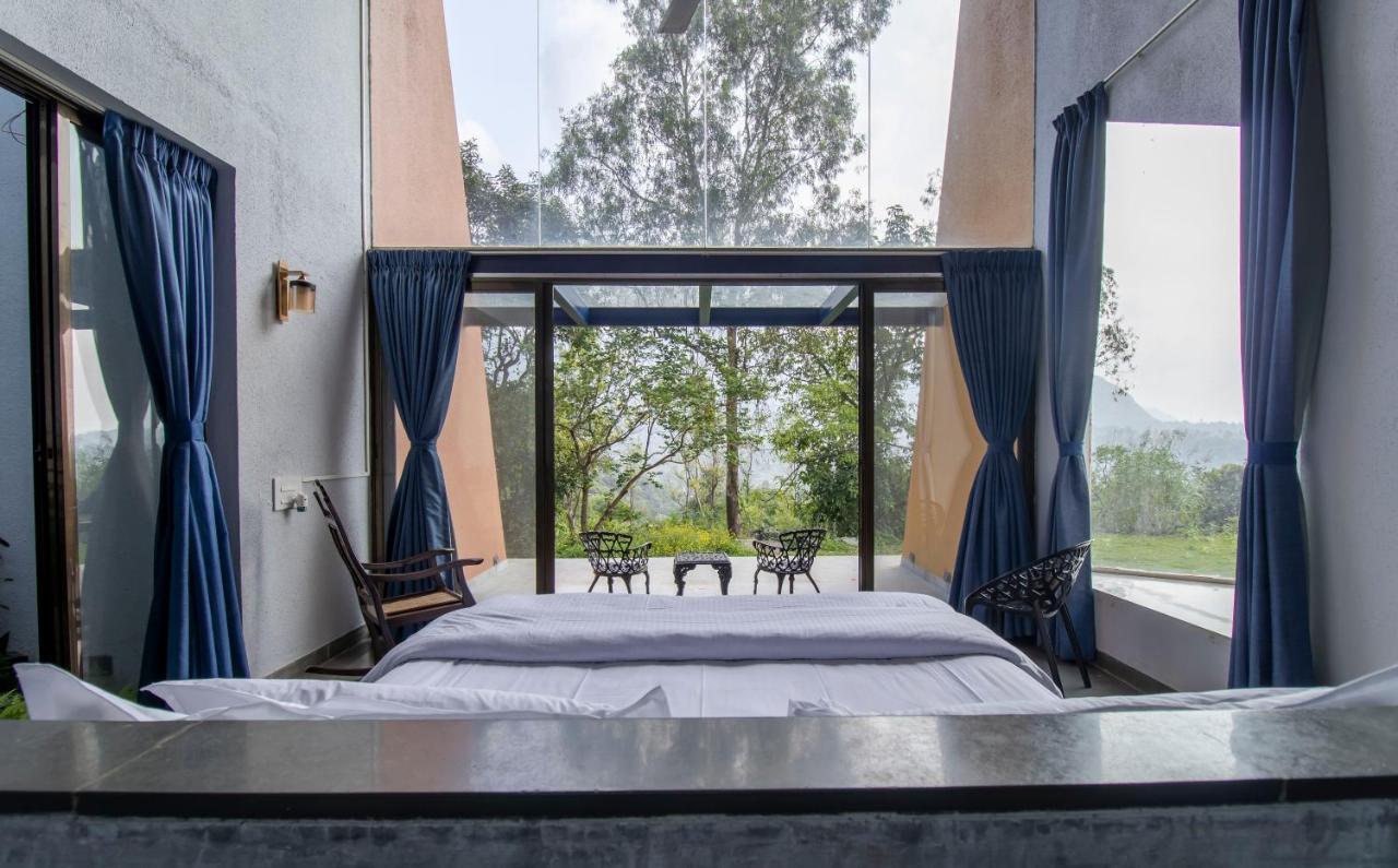 Saffronstays Solasta, Mulshi - Infinity Pool Villa With Mulshi Dam Views Ngoại thất bức ảnh